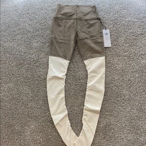 ALO Yoga High Waisted Ribbed Goddess Leggings. Brown and cream. BNWT